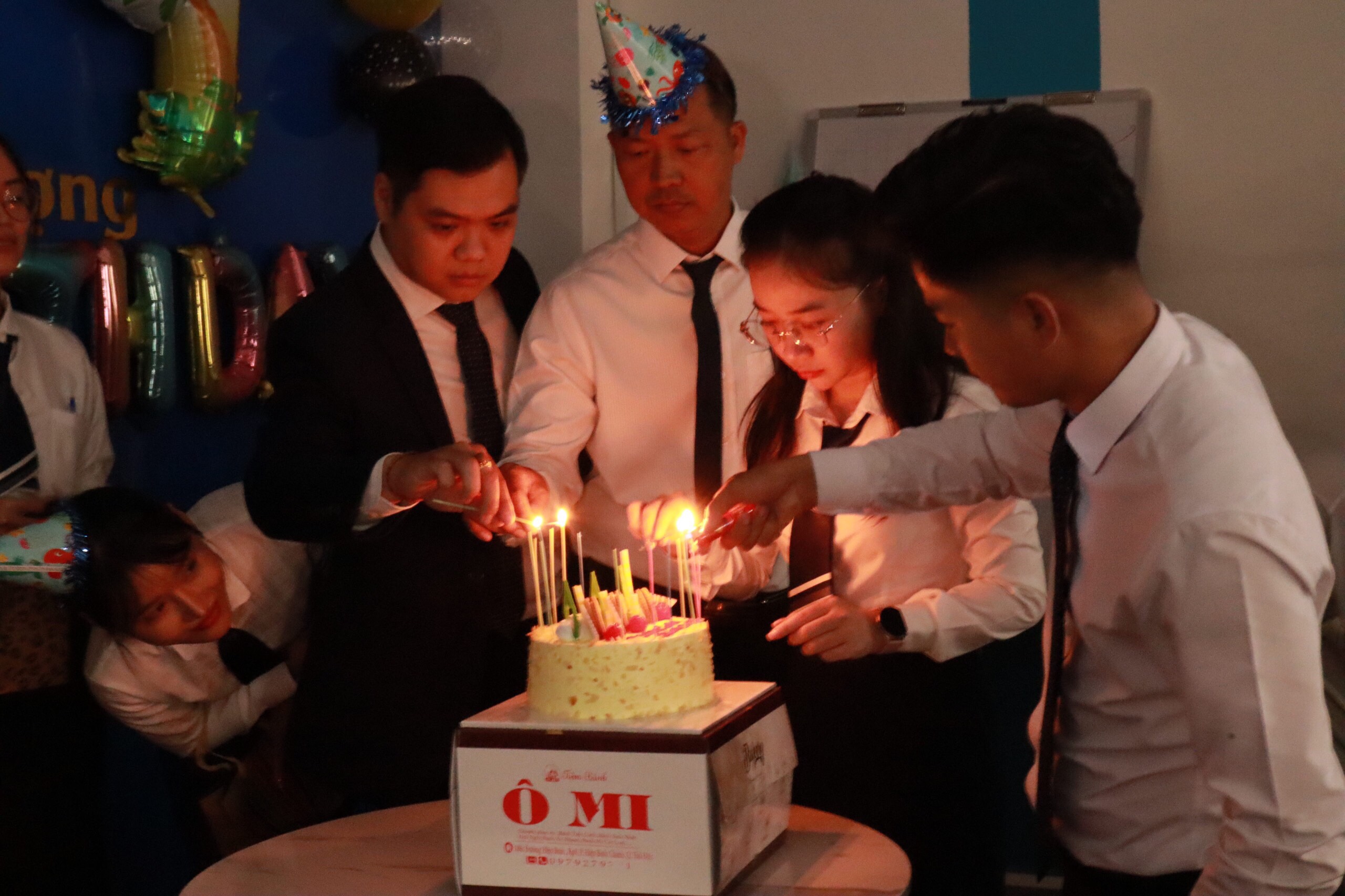 TQK Group tổ chức tiệc mừng sinh nhật cho chuyên viên kinh doanh trong tháng 7 và 8
